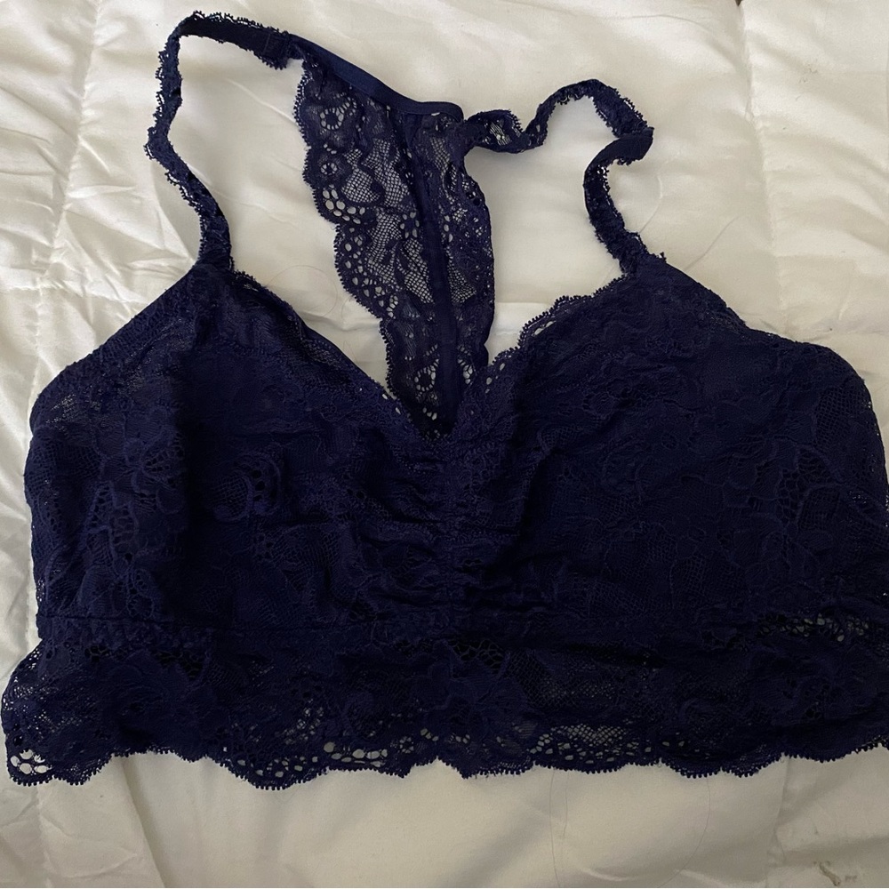 Women’s Victoria Secret Pink Racer Back Lave Bralette.